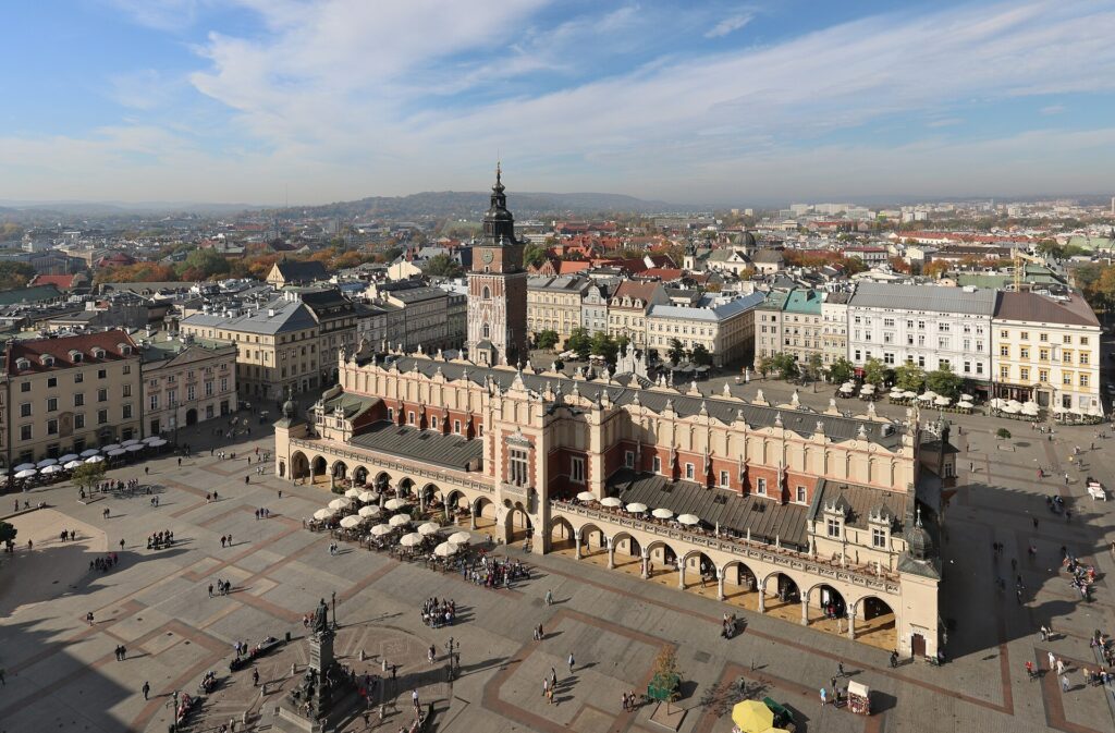 Plaza del Mercado de Cracovia con la Lonja de los Paños