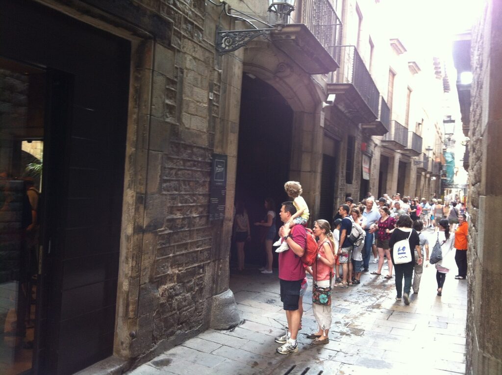 Cola de visitantes en el Museu Picasso de Barcelona