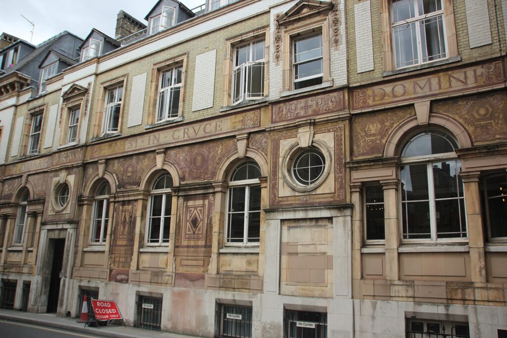 Fachada del albergue juvenil YHA London St Pauls
