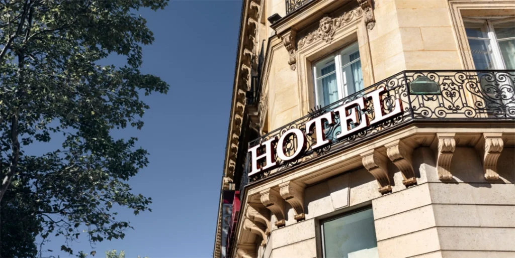 airbnb vs hoteles vs hostels alojamiento barato