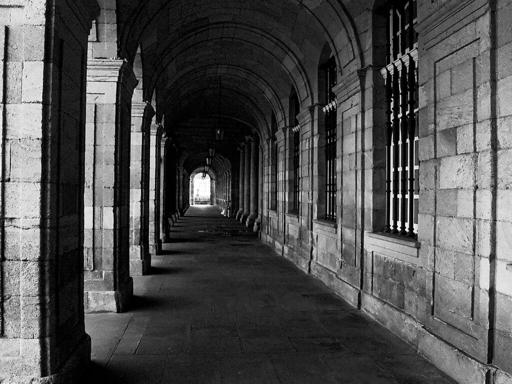 Soportales de la Praza do Obradoiro, en Santiago de Compostela