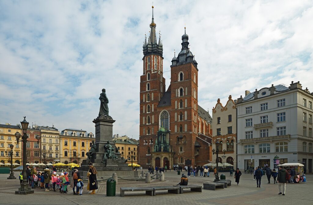 Basílica de Santa María en la Plaza del Mercado de Cracovia